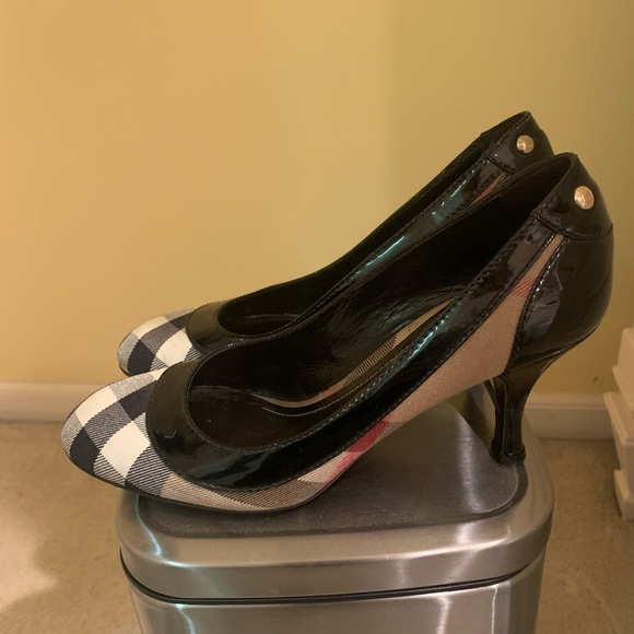 Burberry Heels Size 38 - Picture 1 of 8